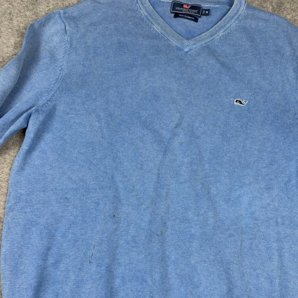 Vineyard Vines Sweater Mens Medium V-Neck Cashmere Blend Blue Whale Old Money
